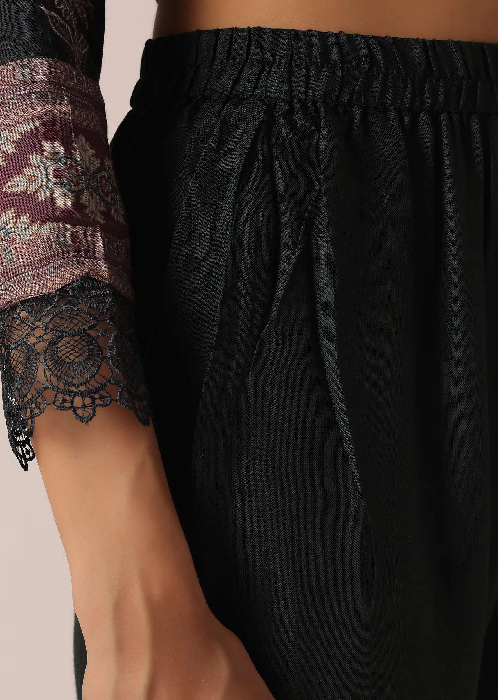Black Embroidered Kurta Set With Sequin Work