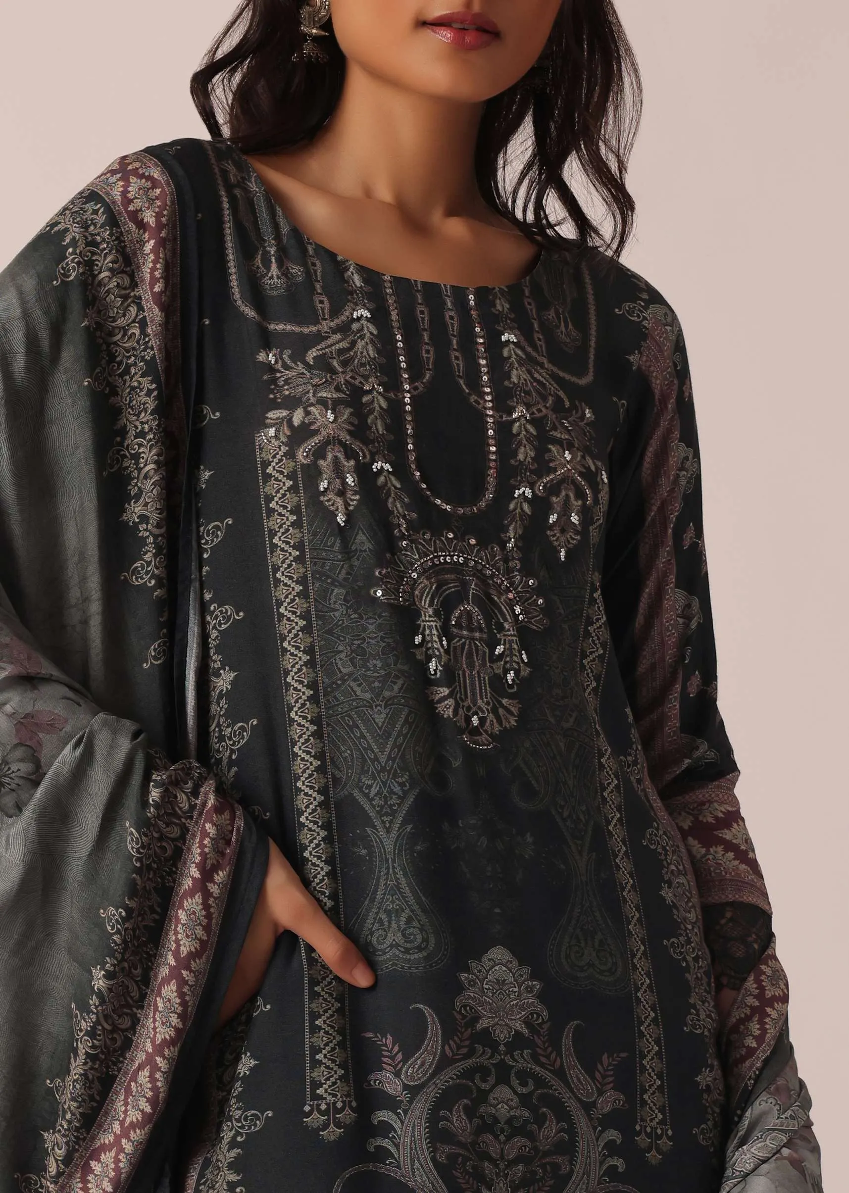Black Embroidered Kurta Set With Sequin Work