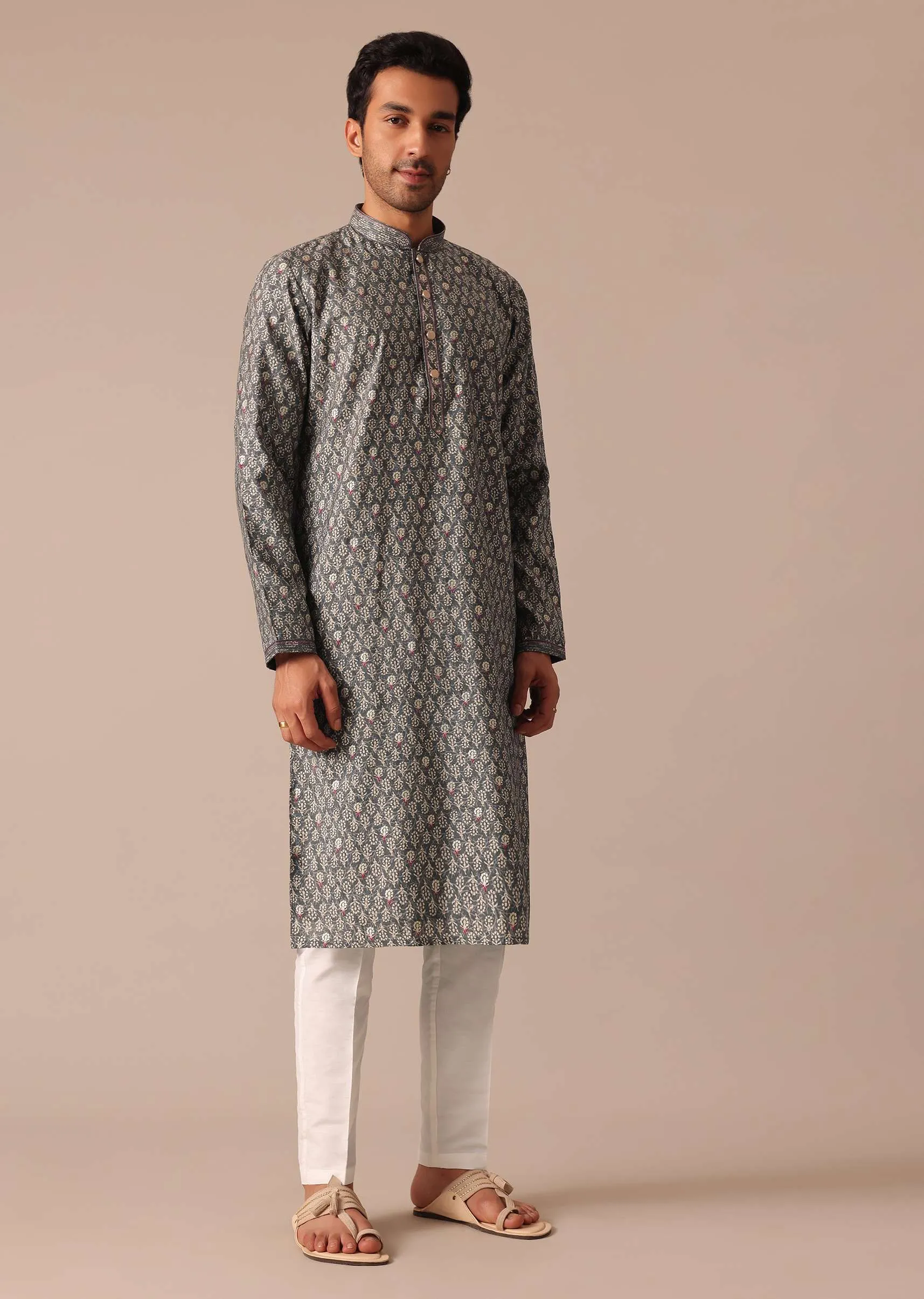 Grey Embroidered Kurta Set In Muslin Silk With Foil Work